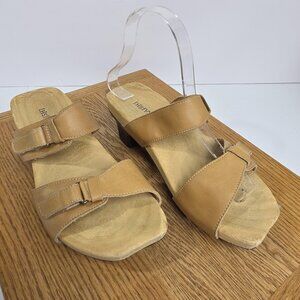 AKAISHI Sandals Womens Size 7 Tan Wedge Slide Comfort Adjustable Square Toe